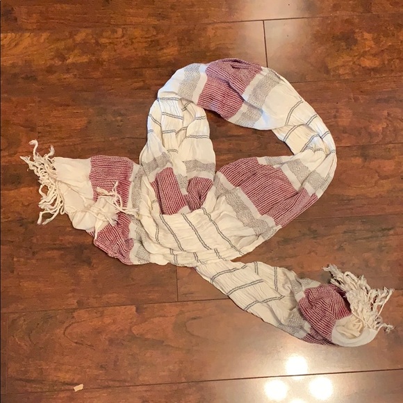 Scarf - Picture 1 of 4